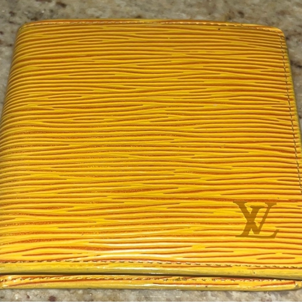 Louis Vuitton Yellow wallet signature LV logo textured Epi Leather Yellow Purple